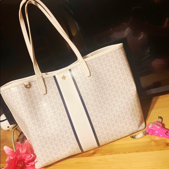 Tory Burch Handbags - Tory Burch Purse 💓